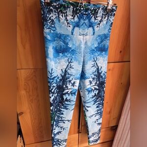 Heidi Women's Blue Trees Artist Designed Leggings Size Medium